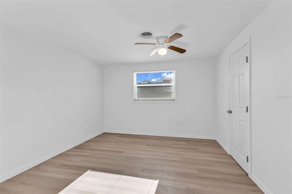 For Sale: $365,900 (2 beds, 1 baths, 1621 Square Feet)