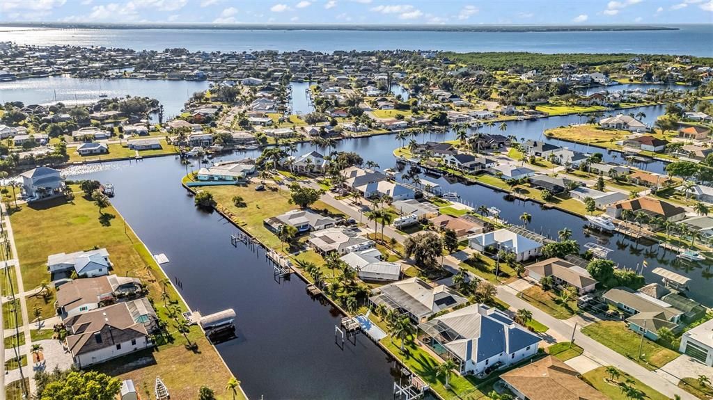 For Sale: $365,900 (2 beds, 1 baths, 1621 Square Feet)