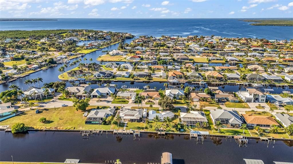 For Sale: $365,900 (2 beds, 1 baths, 1621 Square Feet)