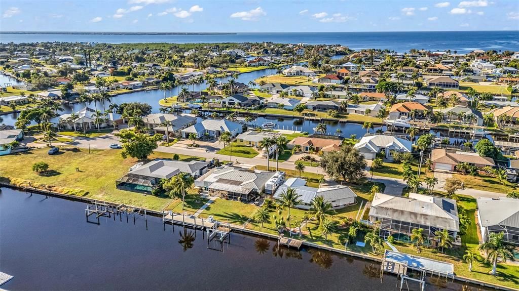 For Sale: $365,900 (2 beds, 1 baths, 1621 Square Feet)