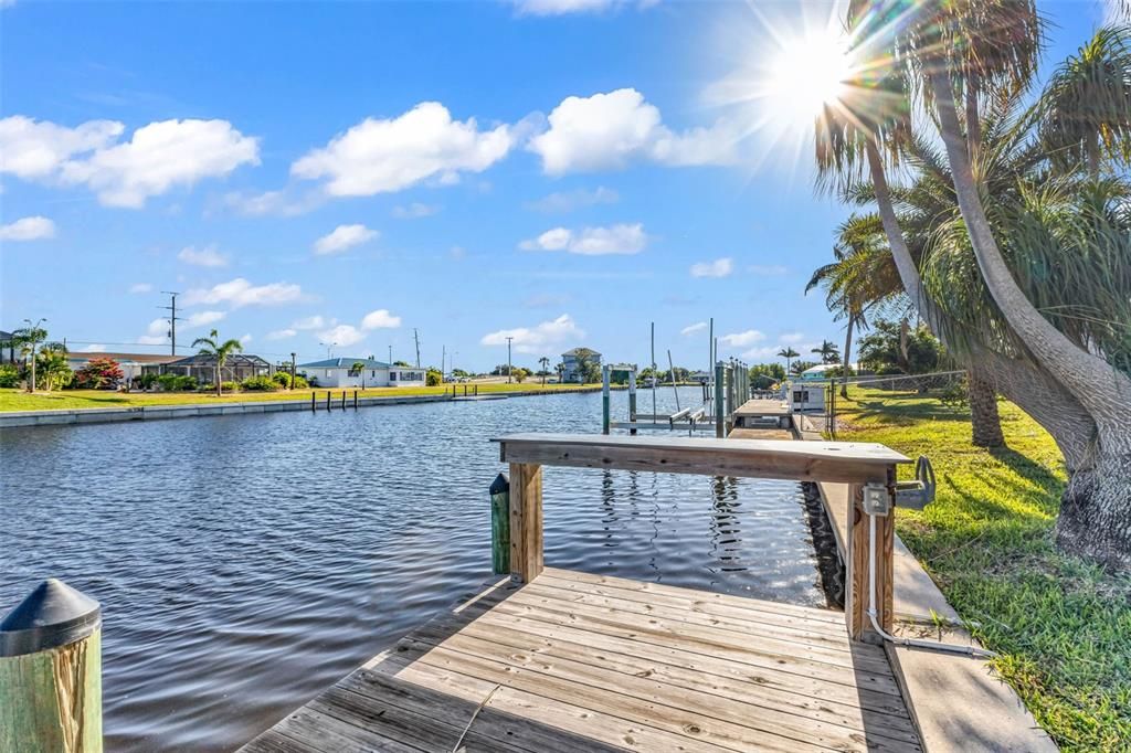 For Sale: $365,900 (2 beds, 1 baths, 1621 Square Feet)