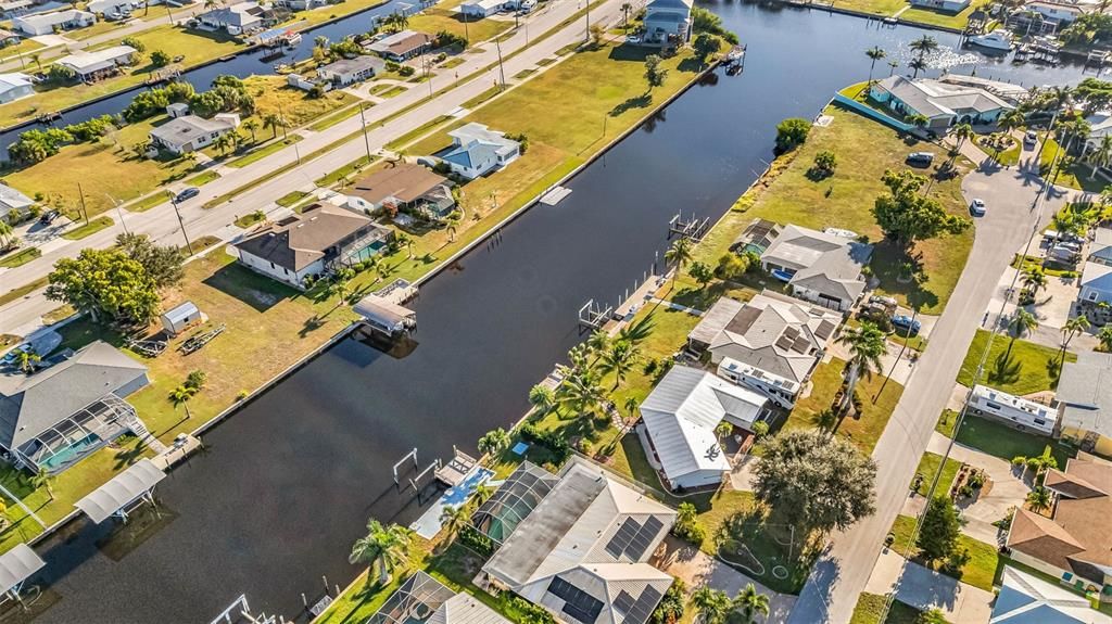 For Sale: $365,900 (2 beds, 1 baths, 1621 Square Feet)