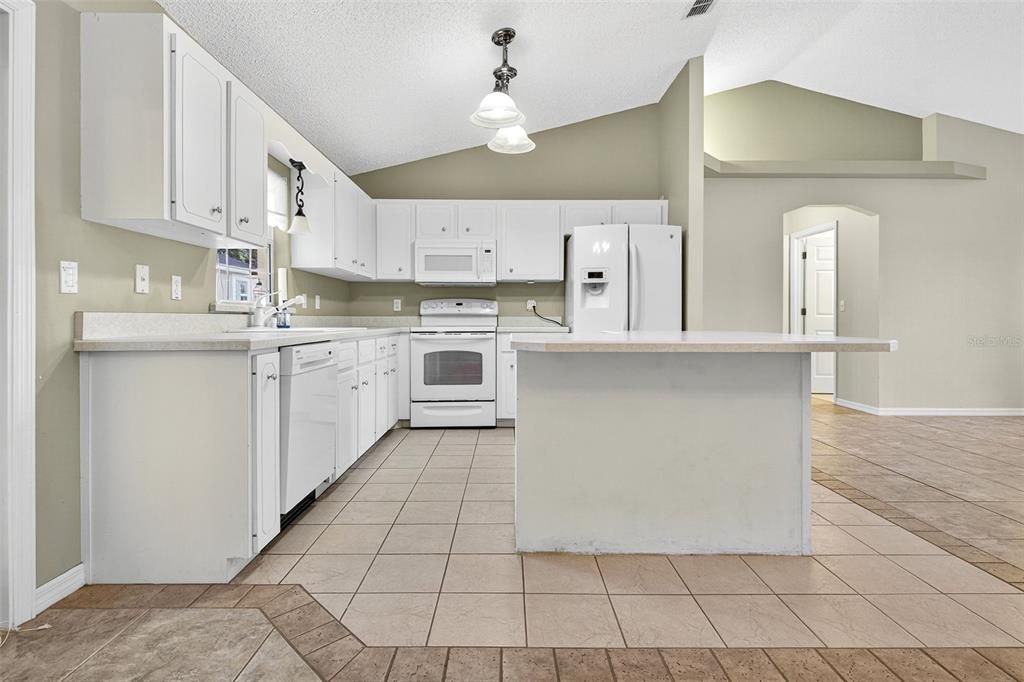 For Sale: $299,900 (3 beds, 2 baths, 1343 Square Feet)