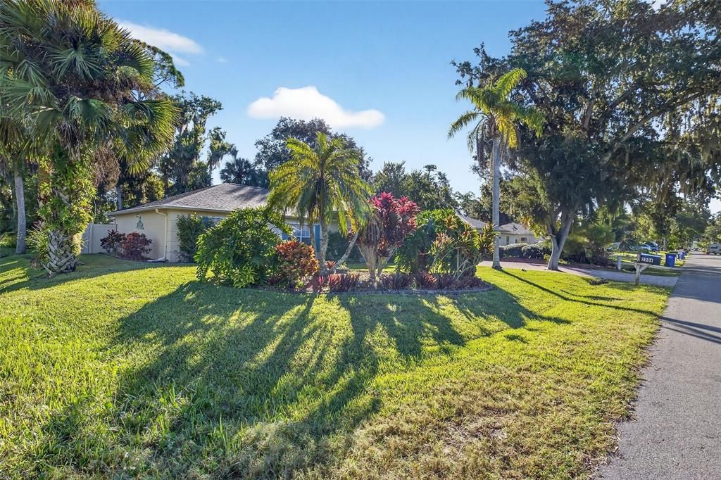 For Sale: $299,900 (3 beds, 2 baths, 1343 Square Feet)