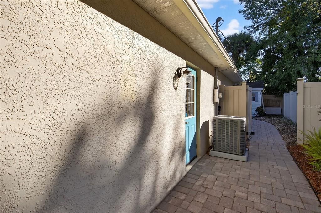 For Sale: $299,900 (3 beds, 2 baths, 1343 Square Feet)