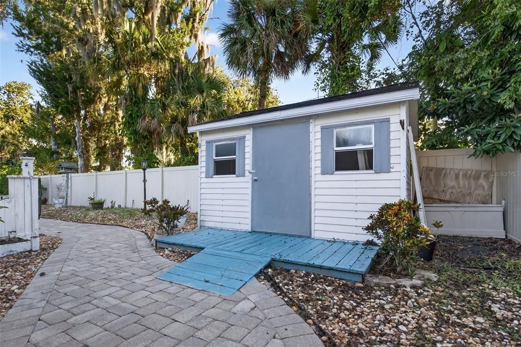 For Sale: $299,900 (3 beds, 2 baths, 1343 Square Feet)