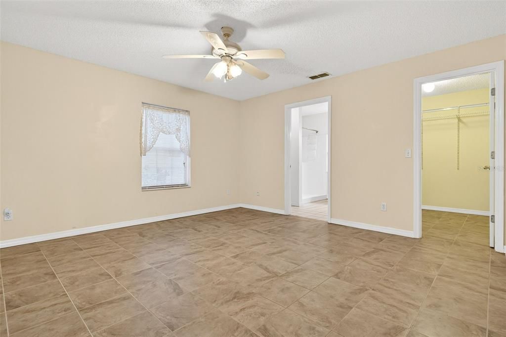 For Sale: $299,900 (3 beds, 2 baths, 1343 Square Feet)