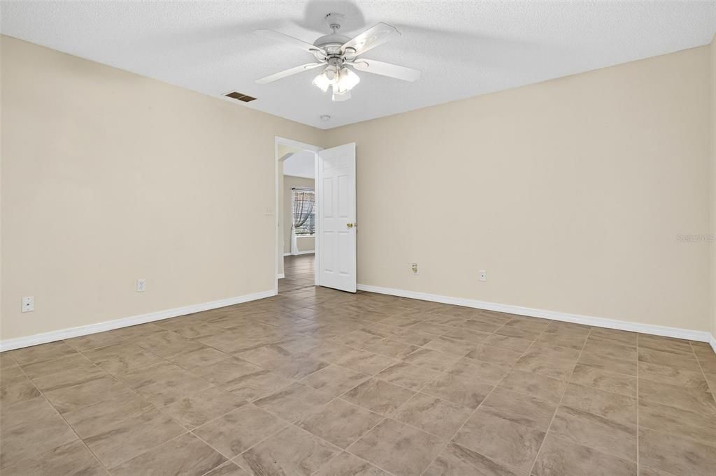 For Sale: $299,900 (3 beds, 2 baths, 1343 Square Feet)