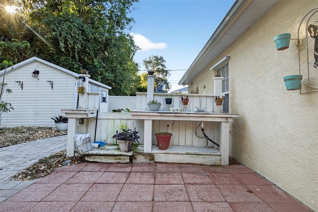 For Sale: $299,900 (3 beds, 2 baths, 1343 Square Feet)