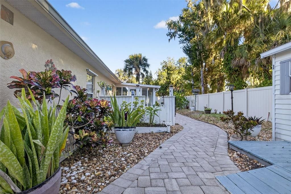 For Sale: $299,900 (3 beds, 2 baths, 1343 Square Feet)