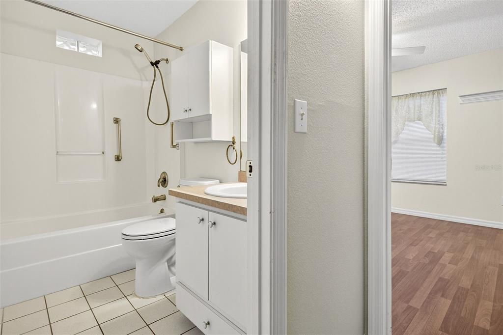 For Sale: $299,900 (3 beds, 2 baths, 1343 Square Feet)