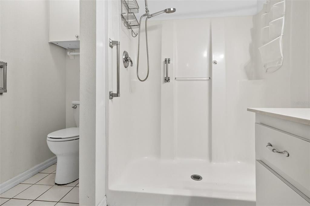 For Sale: $299,900 (3 beds, 2 baths, 1343 Square Feet)