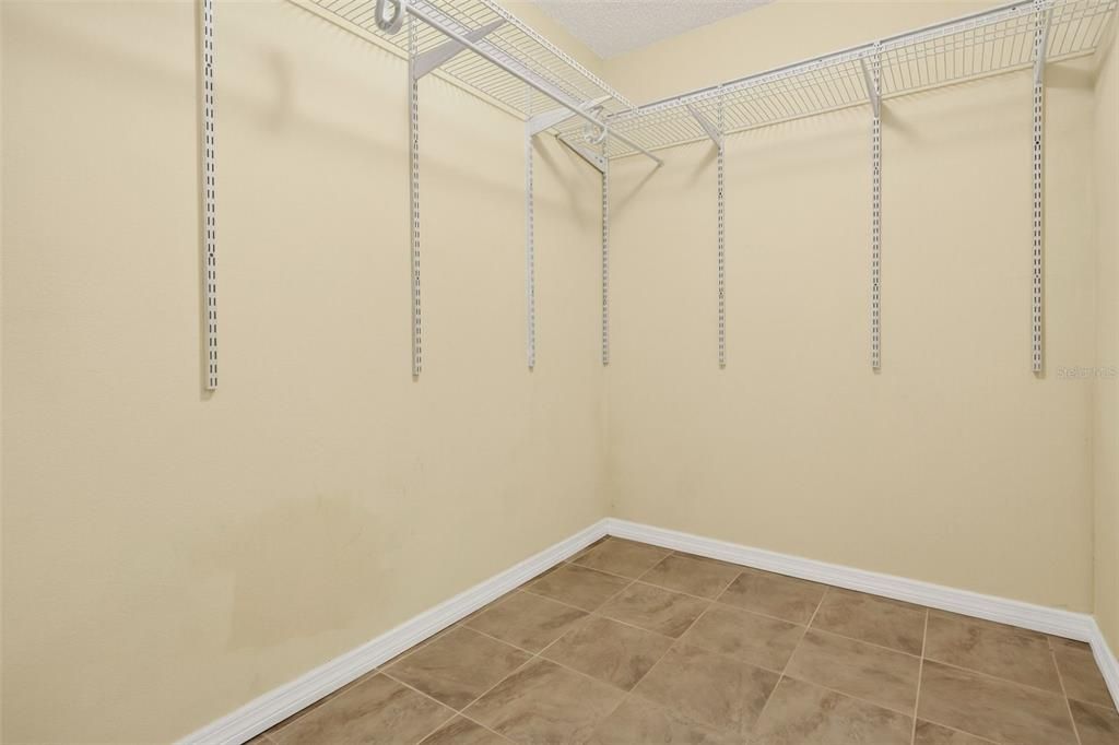 For Sale: $299,900 (3 beds, 2 baths, 1343 Square Feet)