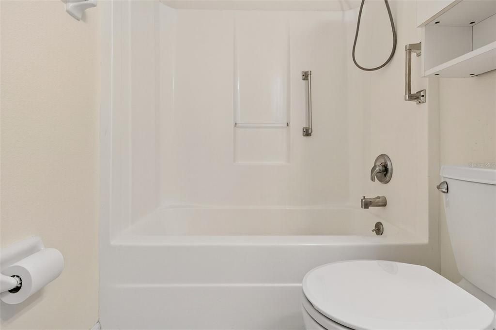 For Sale: $299,900 (3 beds, 2 baths, 1343 Square Feet)