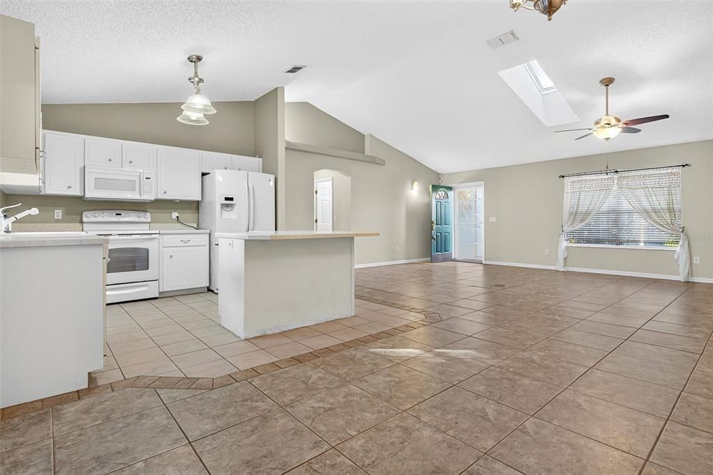 For Sale: $299,900 (3 beds, 2 baths, 1343 Square Feet)