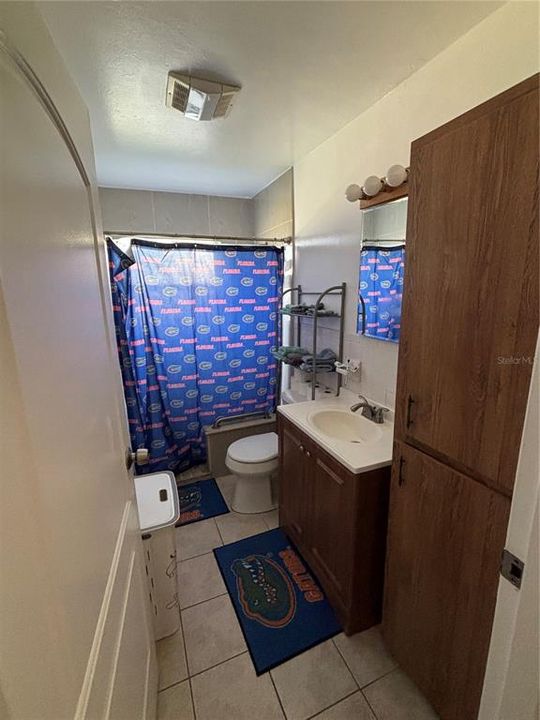 Active With Contract: $290,000 (3 beds, 1 baths, 1040 Square Feet)