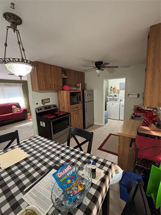 Active With Contract: $290,000 (3 beds, 1 baths, 1040 Square Feet)