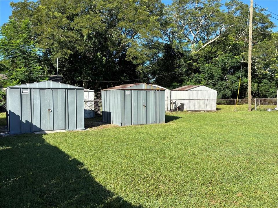 Active With Contract: $290,000 (3 beds, 1 baths, 1040 Square Feet)