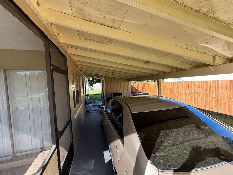 Active With Contract: $290,000 (3 beds, 1 baths, 1040 Square Feet)