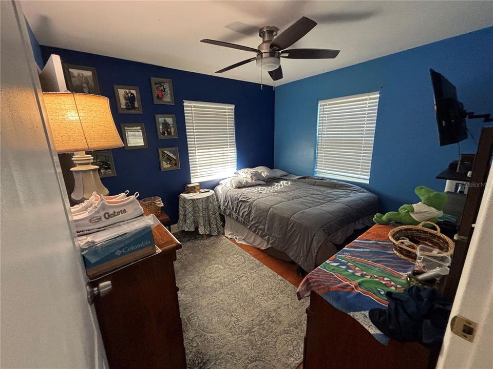 Active With Contract: $290,000 (3 beds, 1 baths, 1040 Square Feet)