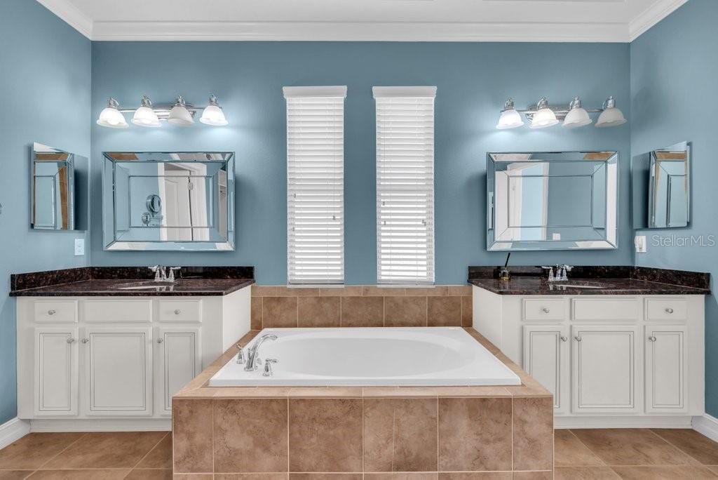 For Sale: $750,000 (4 beds, 3 baths, 3244 Square Feet)