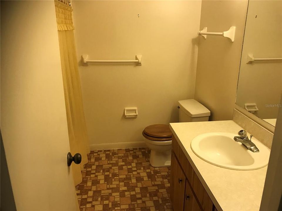 出租: $1,300 (2 贝兹, 2 浴室, 1290 平方英尺)