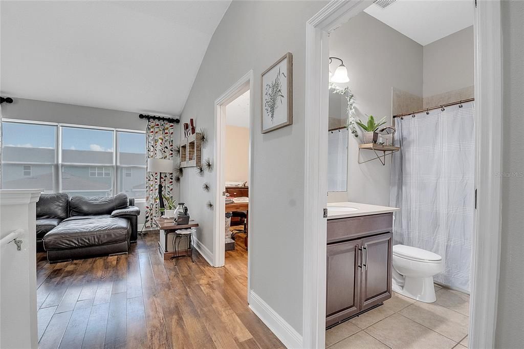 待售: $305,000 (3 贝兹, 2 浴室, 1632 平方英尺)