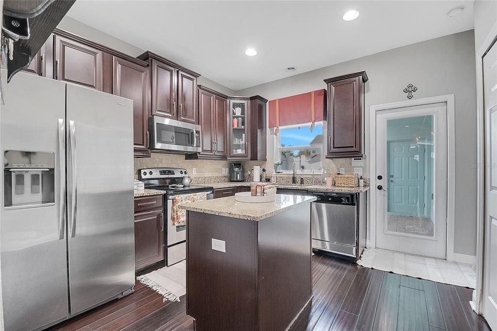 待售: $305,000 (3 贝兹, 2 浴室, 1632 平方英尺)