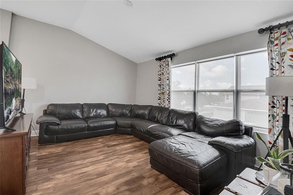 待售: $305,000 (3 贝兹, 2 浴室, 1632 平方英尺)