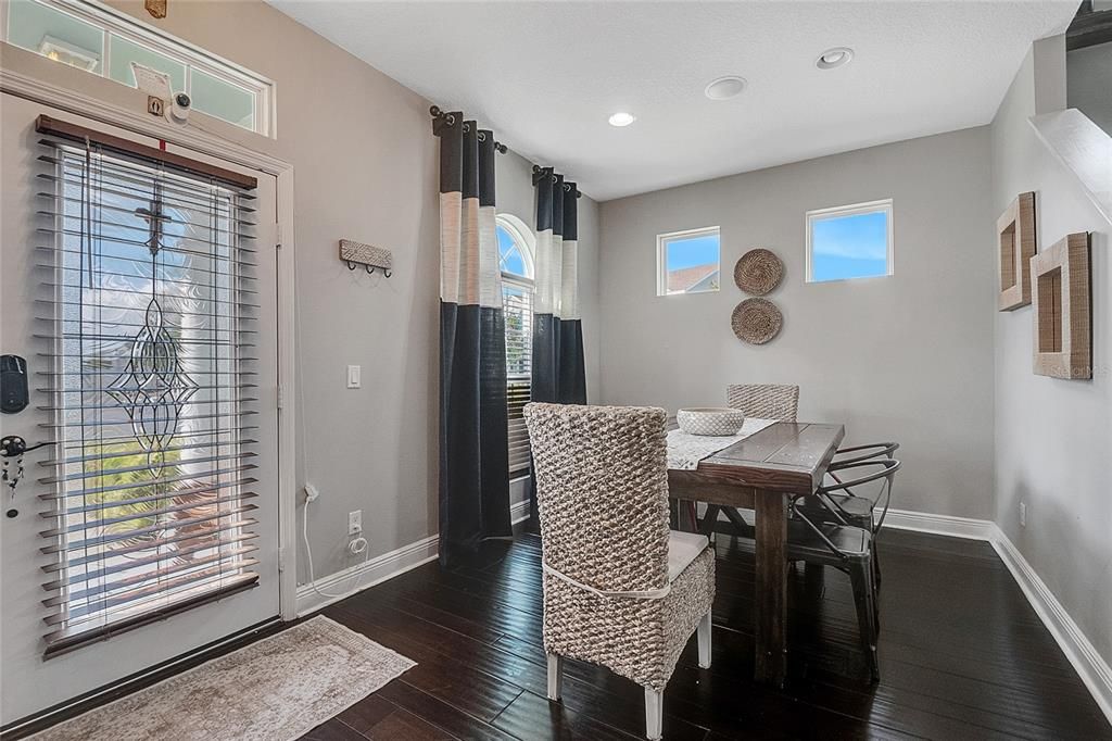 待售: $305,000 (3 贝兹, 2 浴室, 1632 平方英尺)