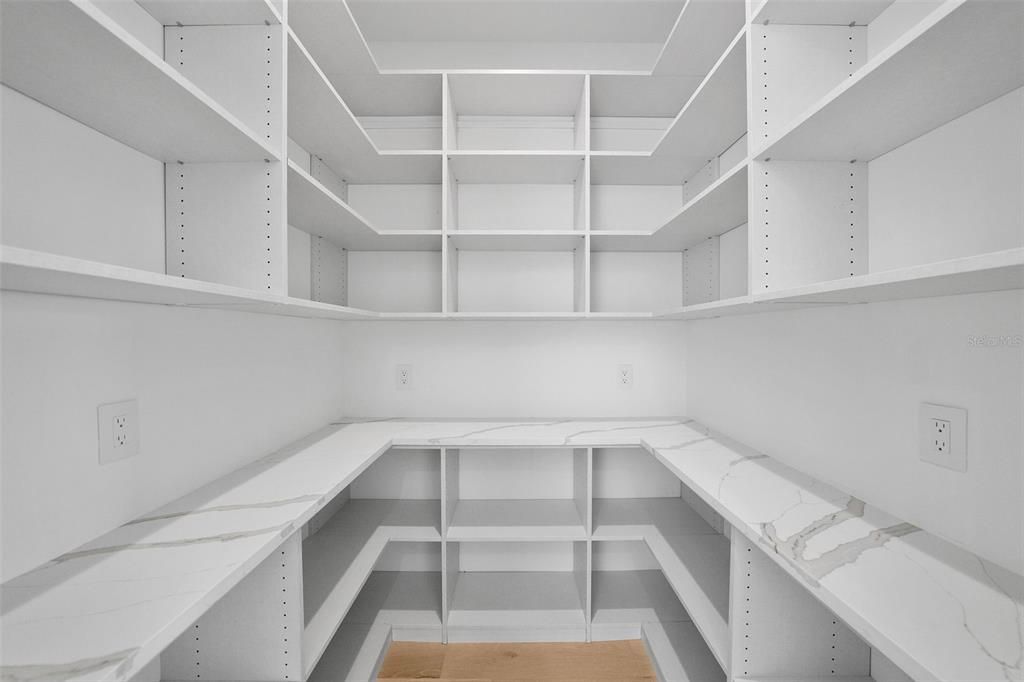 En Renta: $6,250 (4 camas, 4 baños, 3318 Pies cuadrados)