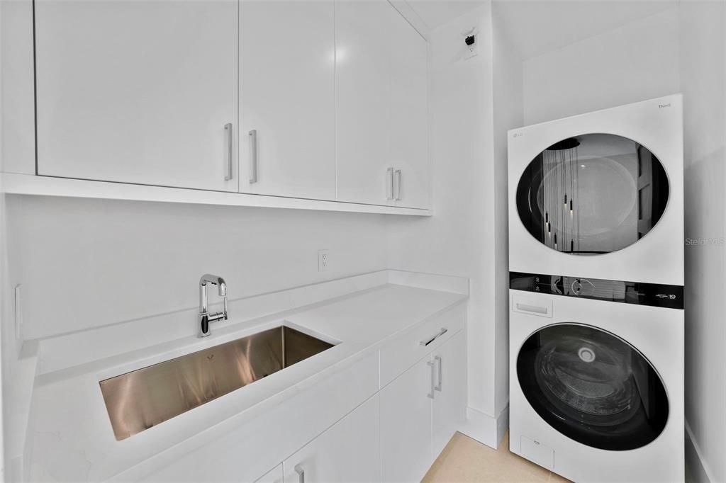 En Renta: $6,250 (4 camas, 4 baños, 3318 Pies cuadrados)