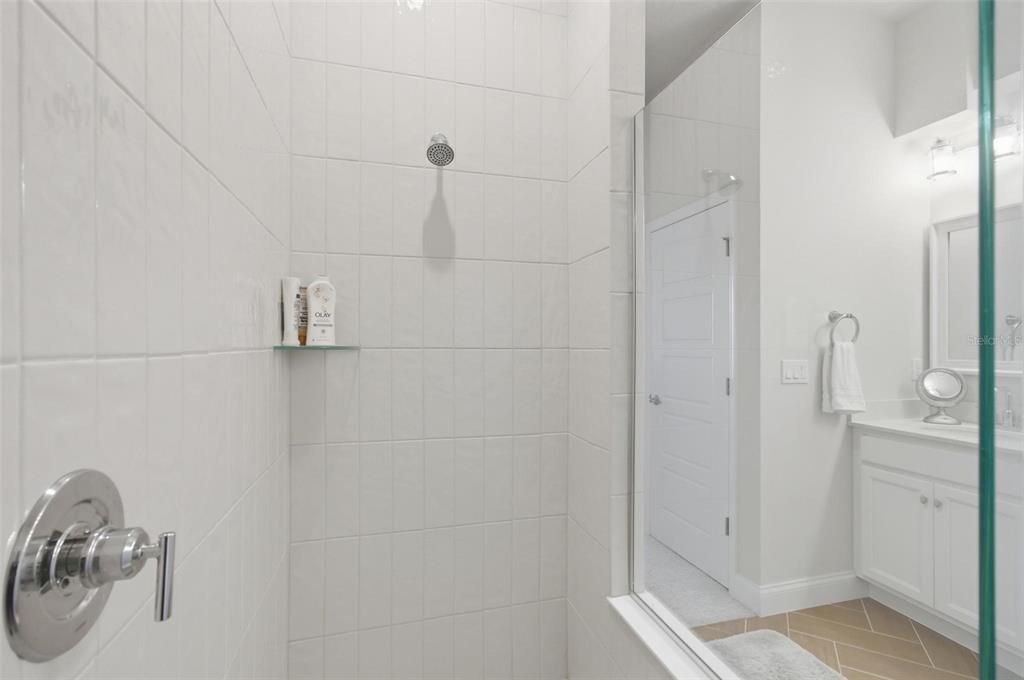 For Rent: $2,950 (3 beds, 2 baths, 2122 Square Feet)