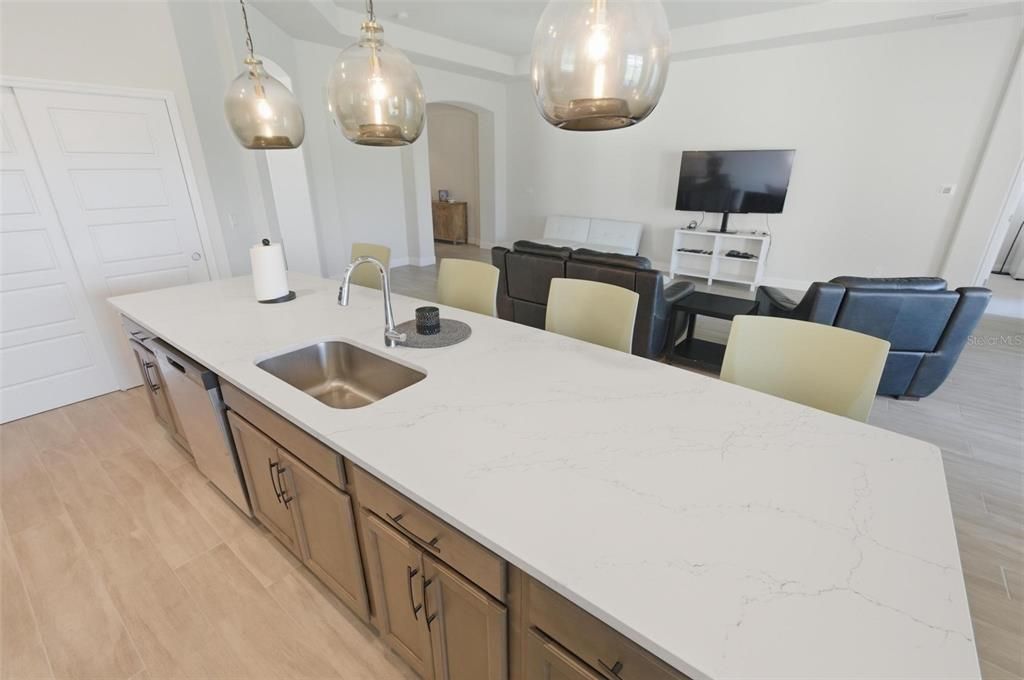 For Rent: $2,950 (3 beds, 2 baths, 2122 Square Feet)