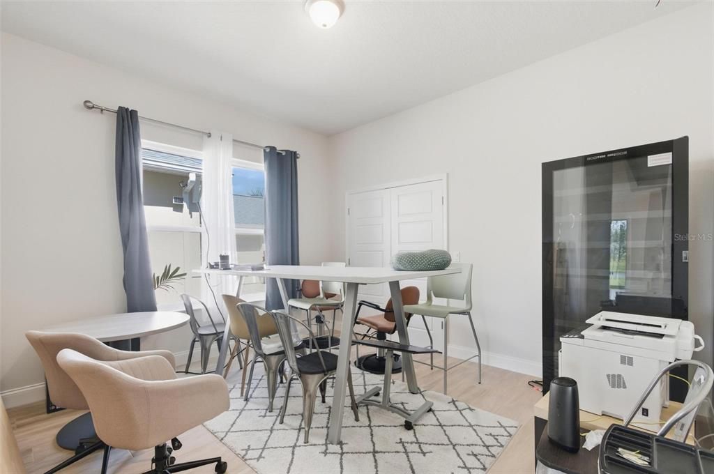 For Rent: $2,950 (3 beds, 2 baths, 2122 Square Feet)