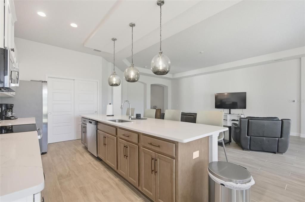 For Rent: $2,950 (3 beds, 2 baths, 2122 Square Feet)