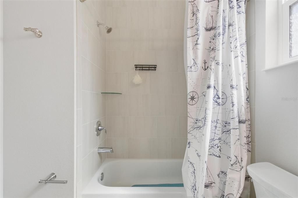 For Rent: $2,950 (3 beds, 2 baths, 2122 Square Feet)