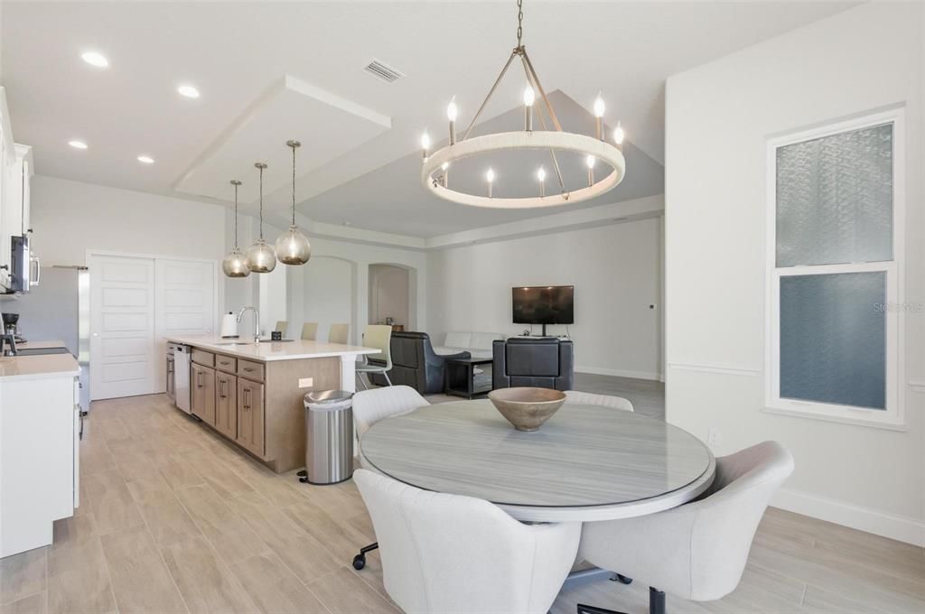 For Rent: $2,950 (3 beds, 2 baths, 2122 Square Feet)