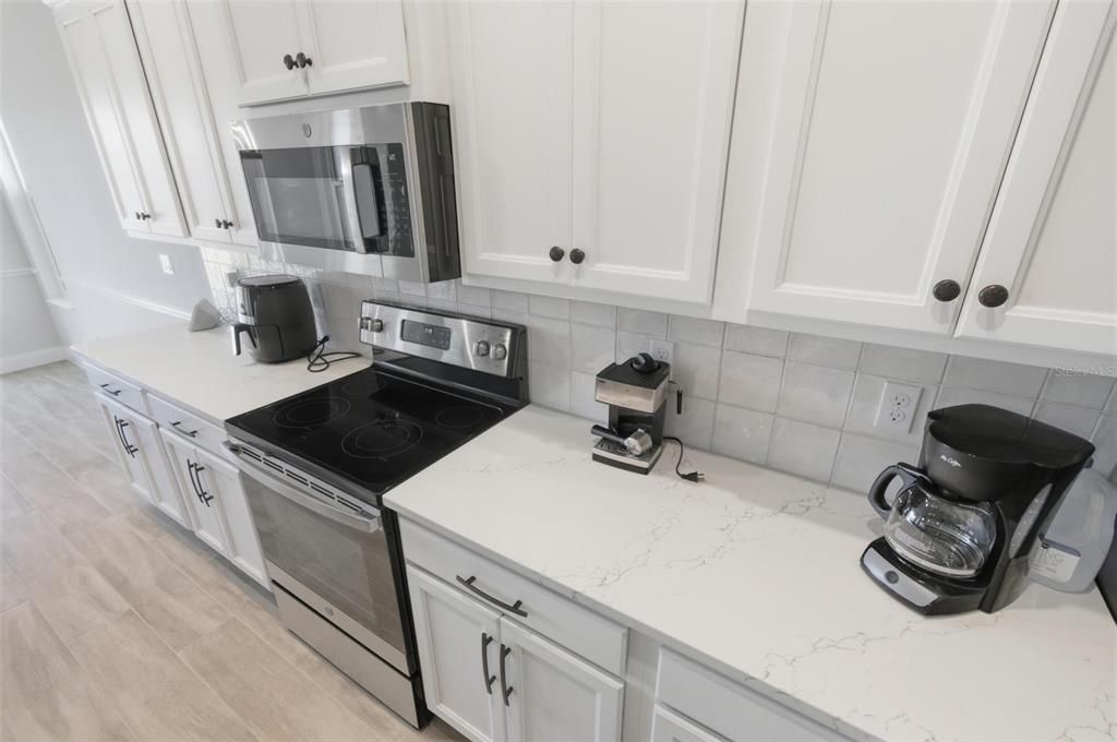 For Rent: $2,950 (3 beds, 2 baths, 2122 Square Feet)