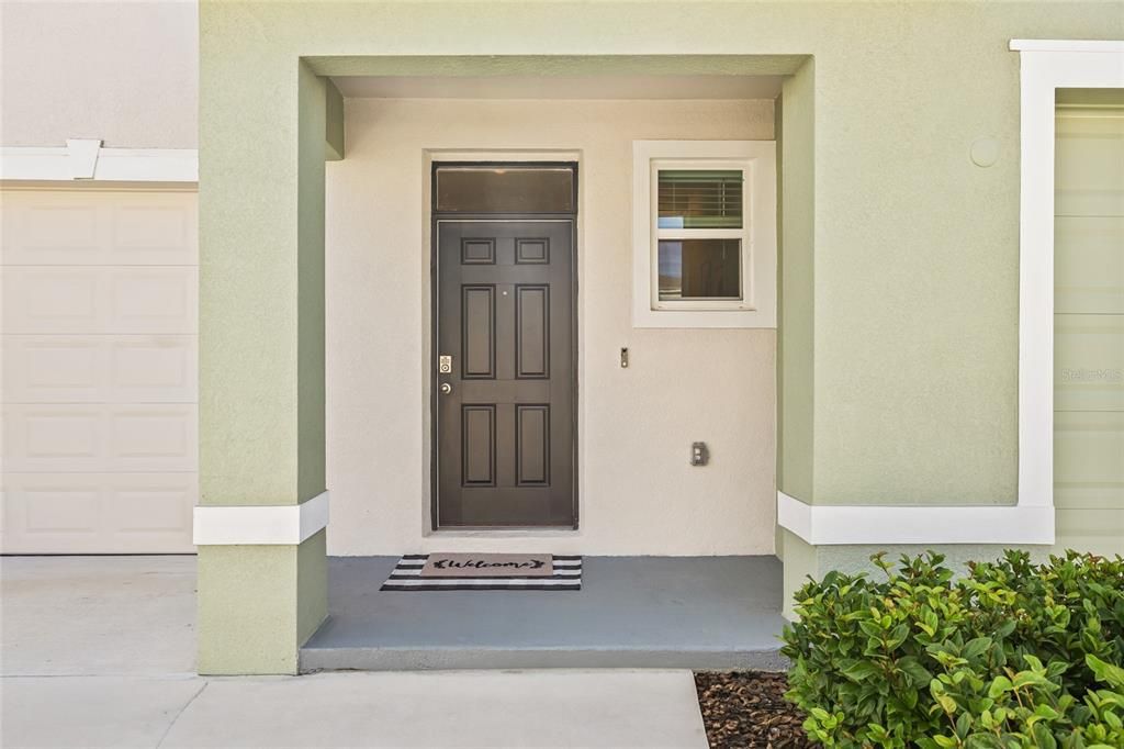 Active With Contract: $2,200 (3 beds, 3 baths, 1758 Square Feet)
