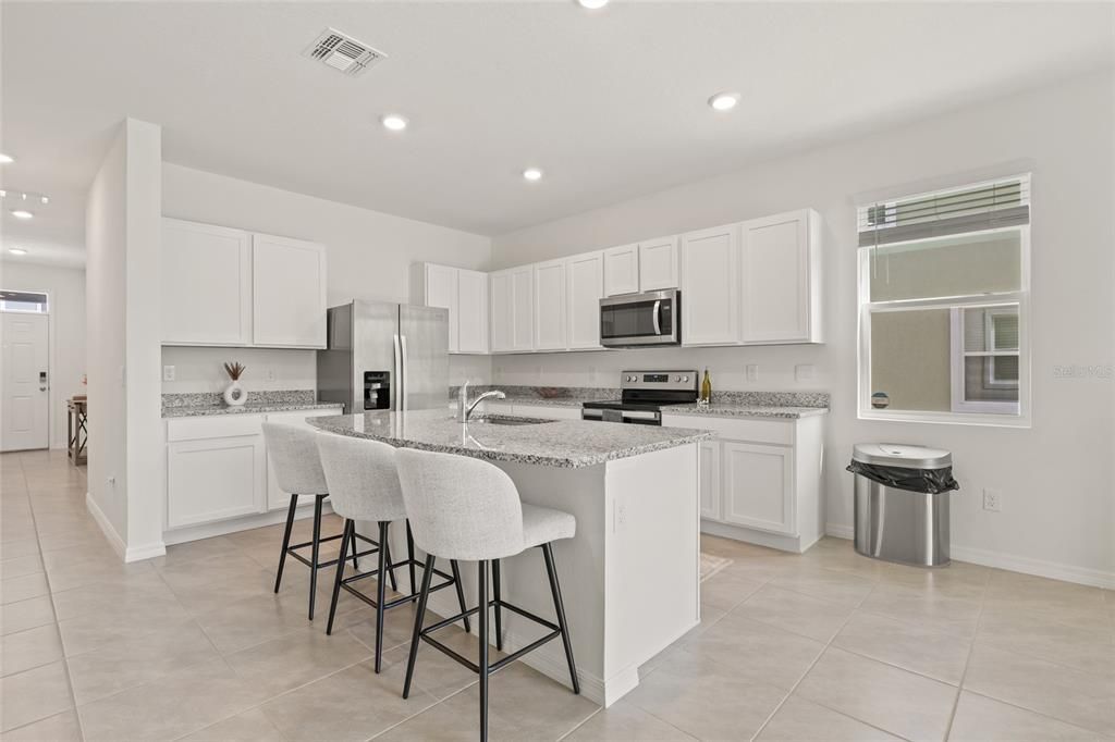 Active With Contract: $2,200 (3 beds, 3 baths, 1758 Square Feet)