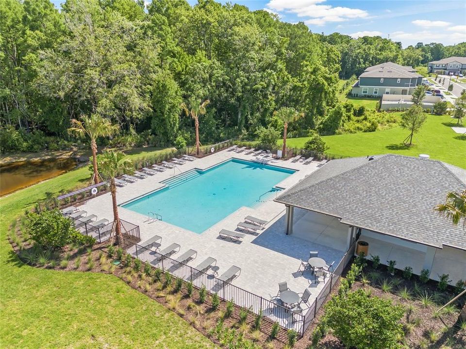 Active With Contract: $2,200 (3 beds, 3 baths, 1758 Square Feet)