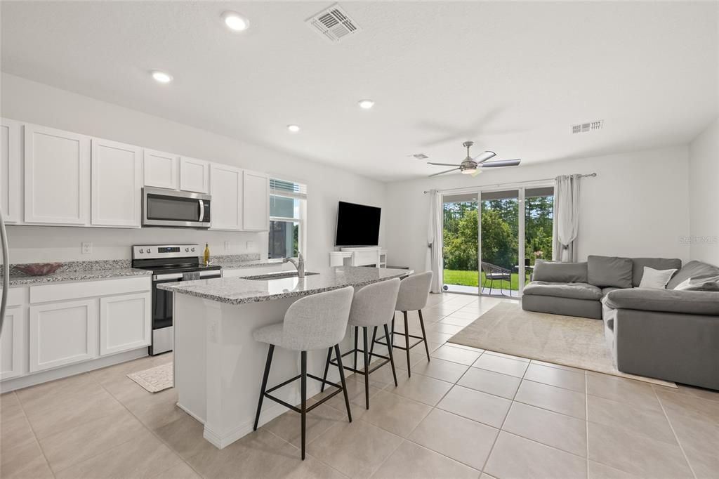 Active With Contract: $2,200 (3 beds, 3 baths, 1758 Square Feet)