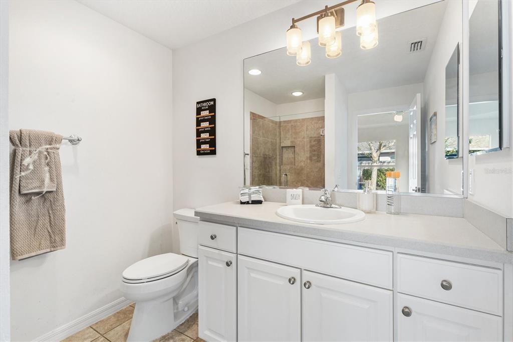 Active With Contract: $325,000 (2 beds, 2 baths, 1161 Square Feet)