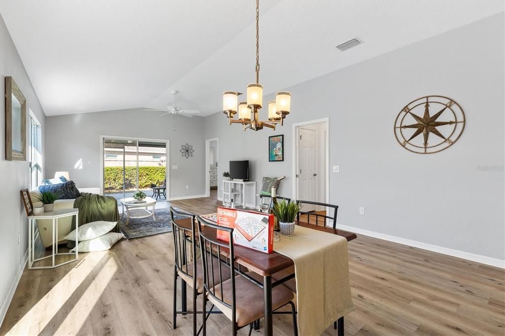 Active With Contract: $325,000 (2 beds, 2 baths, 1161 Square Feet)