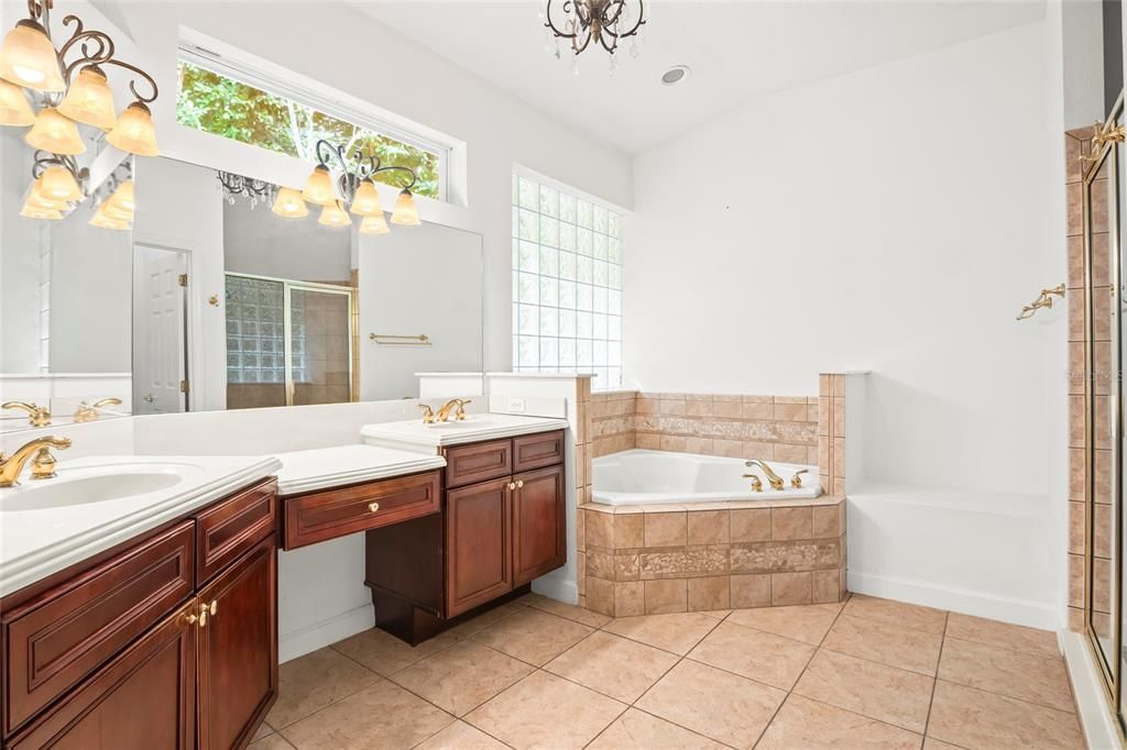 For Sale: $875,000 (4 beds, 3 baths, 3040 Square Feet)