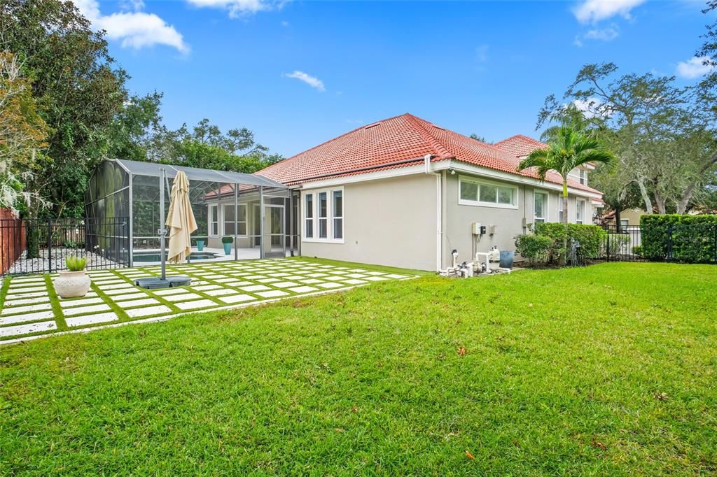 For Sale: $875,000 (4 beds, 3 baths, 3040 Square Feet)