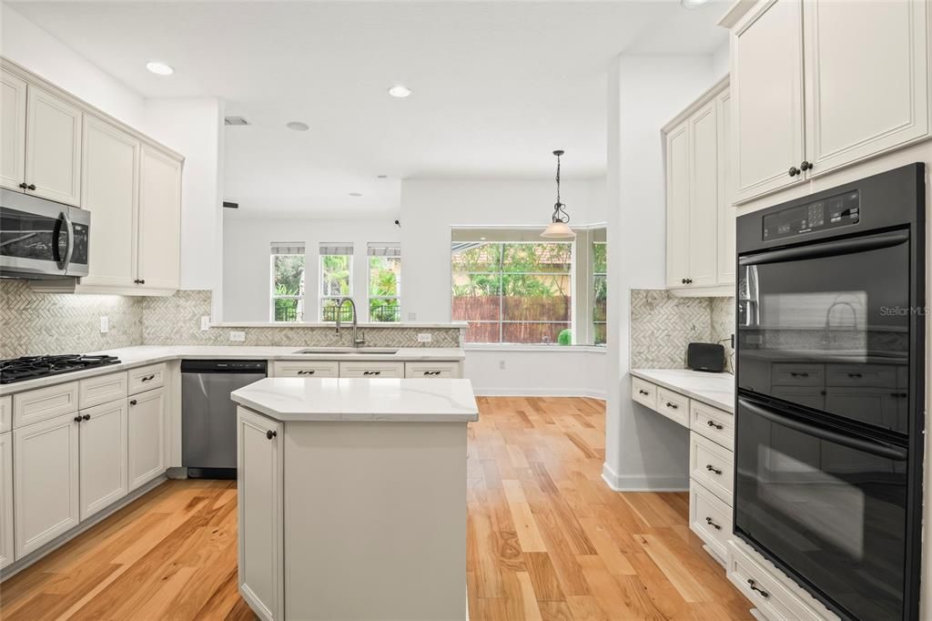 For Sale: $875,000 (4 beds, 3 baths, 3040 Square Feet)