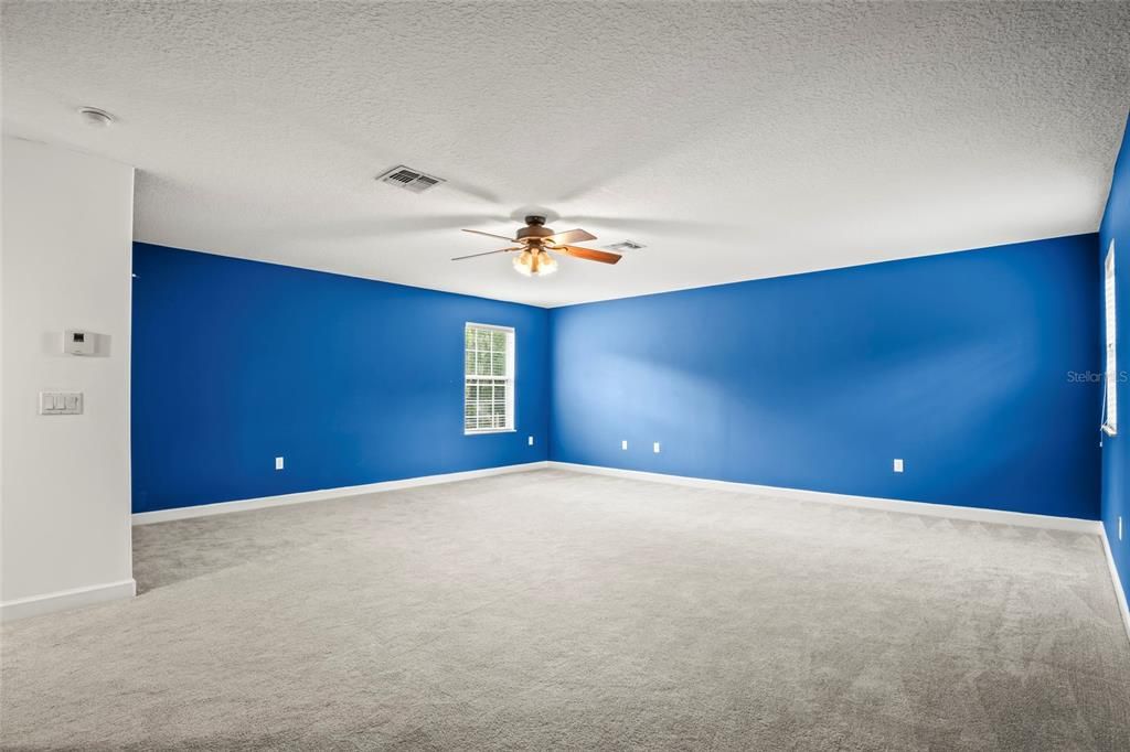 For Sale: $875,000 (4 beds, 3 baths, 3040 Square Feet)