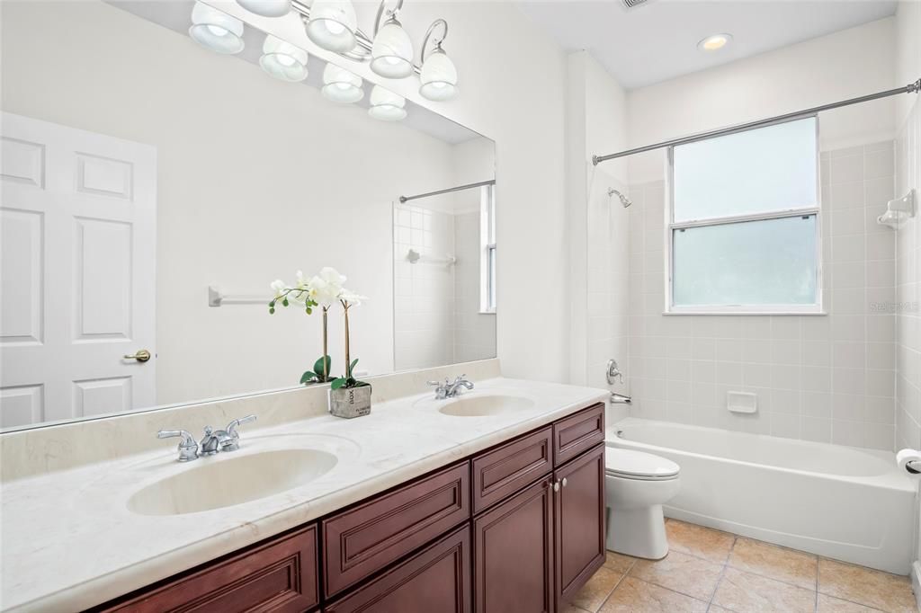 For Sale: $875,000 (4 beds, 3 baths, 3040 Square Feet)